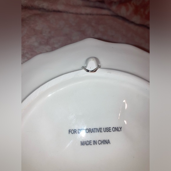 Vintage Style Eyes by Baum Bros 3-D Hanging Collector Plate Apple- 8" - Picture 4 of 4